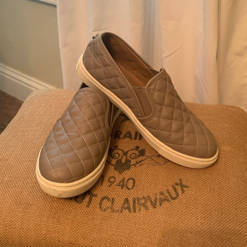 Steve Madden slip on sneaker